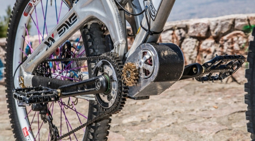 Comment débrider un moteur de vélo électrique Giant avec un kit ?